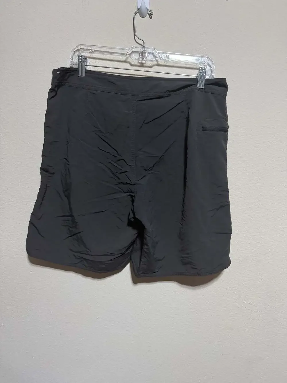 Patagonia Men's Wavefarer Boardshorts in Black Size 34